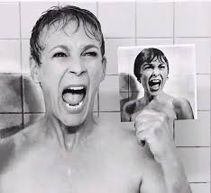 TRIVIA Jamie Lee Curtis recreates the famous image of her mother, Janet  Leigh, from the movie 'Psycho'