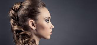 It is almost impossible that you don't have any idea or any clue of this accessory, i mean… nowadays, it is using to create several hairstyles like classy ponytails. 7 Easy Banana Clip Hairstyles For Every Occasion Victoria S Glamour