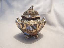 Brule Encens Parfum Chinois En Porcelaine Peint A La Main De La Boutique Frenchrendezvous Sur Etsy Chinese Porcelain Burning Incense Tureen
