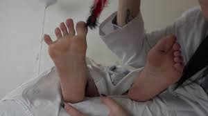 Tickling And Laughing Experiences – The night shift A d