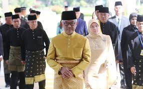 Tidak apa saya turun titah spontan al sultan abdullah. Sultan Abdullah Ri Ayatuddin Al Mustafa Billah Shah Gelaran Rasmi Sultan Pahang Indahnya Islam