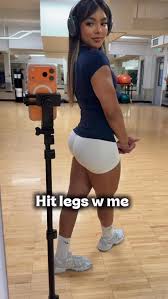 love hate relationship w legs 😔 wearing @dfyne.official per usual 😍 this means chest and shoulders tmrw 👹 #glutegains #gluteworkout #explorepage #gym