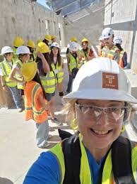 Danielle Cool's Instagram, Twitter & Facebook