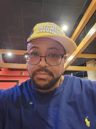 Wishing a good night with sweet dreams