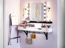 La meilleure solution est la disposition d'une coiffeuse meuble moderne. Un Coin Beaute Pour Etre La Plus Belle Elle Decoration