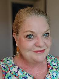 Summer coral lipstick for all skin tones