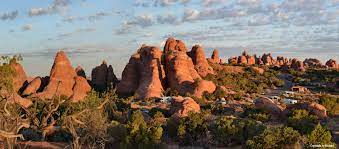 It is set in a beautiful setting, but is a long way from the park entrance and the town of moab (though the drive is incredibly beautiful). Devils Garden Campground Arches National Park Moab Utah Womo Abenteuer