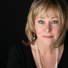 After a long journey, a play becomes “(W)hole”