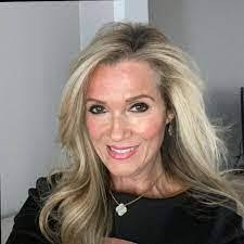 Sonja Keyes's Instagram, Twitter & Facebook