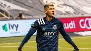 Alan pulido izaguirre (born 8 march 1991) is a mexican professional footballer who plays as a striker for major league soccer club sporting kansas city and the mexico national team. Sporting Kansas City Forward Alan Pulido Set To Be Available For Playoff Clash With Minnesota United Mlssoccer Com