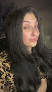 Samantha Emmerling's Instagram, Twitter & Facebook