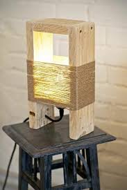 Diy Lampe 76 Super Coole Bastelideen Dazu Lampen Aus Holz Diy Lampen Stehlampe Selber Bauen