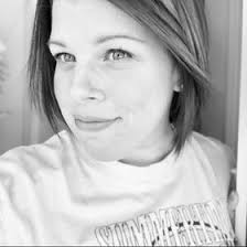 Ashley Stetler's Instagram, Twitter & Facebook