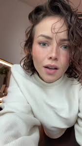 Vuelvo a miami y automaticamente yo 🙂 no place like miami. #badbunny