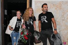 Anabel Dueñas, Rocío Carrasco y Fidel Albiac en el estreno de 'Qué no daría yo por ser Rocío Jurado' - Rocío Carrasco, una vida en imágenes - Foto en Bekia Actualidad