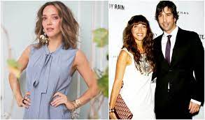 The actor & director is married to zoe buckman, his starsign is scorpio and he is now 54 years of age. A Sneak Peek Into The Family Of Friends Star David Schwimmer