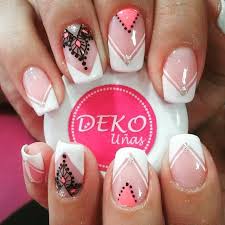 Pero llevar las uñas decoradas ya no es solo una forma de mejorar nuestro look. Decoracion De Unas Jirafa Unas Manos Y Pies Unas Indias Unas Decoradas Mandalas