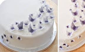 Ausgefallene Torten Hochzeit Deko Mit Schmetterlinge Purpur Lila Http Www Optimalkarten De Schmetterling Hochzeit Torte Hochzeit Hochzeitstorte Schmetterling