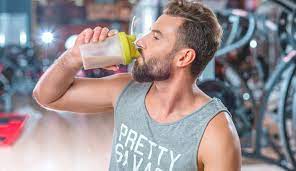 Es spricht auch nichts dagegen einen eiweißshake einfach mal so einzustreuen, da er absolut überragende nährwerte liefert. Whey Protein Welches Ist Das Beste Men S Health