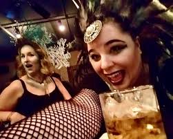 Valentine's Day is all about love, and there's no shortage of it for  @the_irish_snug, who closed their doors permanently last month after 18  years