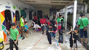 Amal semua buat kepentingan semua, keringat semua buat kebahagiaan semua. Program Gotong Royong Di Rumah Anak Pemudagombak Com Facebook