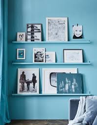 Match Some Picture Ledges With Your Wall Colour For A Wow Effect Find More Inspiration On How To Decorate With Photos For A Uniq Fotowand Ideen Fotowand Ideen