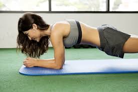 De plank is een statische oefening voor je core, je middel. The Rkc Plank Is The Best Excercise You Never Knew About