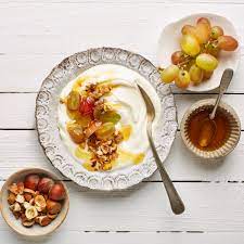 Bei uns findest du nährwerte zu über 1 million lebensmittel. Griechischer Joghurt Mit Honig Und Nussen Aldi Rezeptwelt