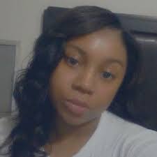 Beth Bayer's Instagram, Twitter & Facebook