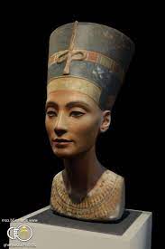 why is nefertiti s left eye missing queen nefertiti egyptian queen nefertiti nefertiti