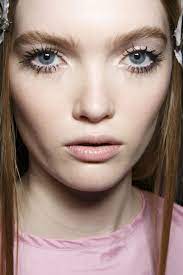 How To Stop Your Mascara From Getting Clumps | Stylecaster