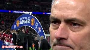 Jose mourinho u prezantua zyrtarisht tek roma të enjten pasdite dhe doli para shtypit për të folur në lidhje me vendimin që ai mori për t'u kthyer në itali pas 11 vjetësh. Tottenham La Presentazione Di Mourinho Chiamatemi Mister Club