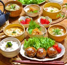 ikuho takagi さんはinstagramを利用しています こんばんは 献立 青菜のっけご飯 椎茸肉詰め 豆腐の和風グラタン 切り干し大根の煮物 具沢山味噌汁 苺 今年も残り僅か 連休明け お疲れ様でした ﾟ ﾟ レシピ