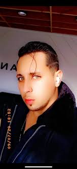 Can someone help create memorable photos for a funeral?