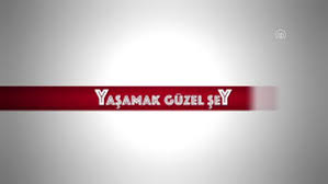 Yaşam koşulları sebebi ile sıkıntılar yaşatan müfit karakterinin başına talihsiz bir olay gelecektir. Sinema Yasamak Guzel Sey Dailymotion Video