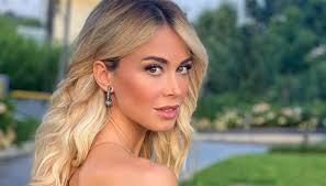 Born 16 august 1991) is an italian television presenter from catania, sicily. Diletta Leotta Unmissable Show With Friends In Bikini Archyde