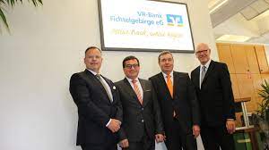 Nutzen sie unsere beratungsqualität in den filialen vor ort oder. Raiffeisenbanken Fusionieren Fichtelgebirge Nordbayerischer Kurier