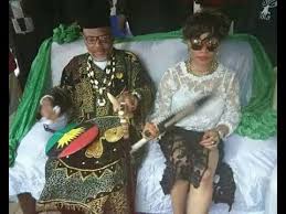 Nnamdi kanu, leader of the indigenous people of biafra (ipob), has been spotted by security agents in ghana, thecable reports. See Latest Trending Photo Of Nnamdi Kanu And Wife Youtube