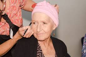 Tamworth: Women with cancer talk survival at the Look Good Feel Better  Workshop