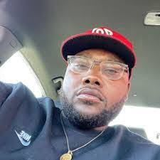 Pat Callen's Instagram, Twitter & Facebook