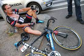 The stage typically starts on the outskirts of paris, and teams agree on a truce for the. Tour De France Riders Put Their Bodies Through Hell An Expert Explains Sbnation Com