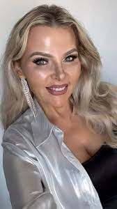 Today at @paradisepointbowls it’s #morningmelodies today! Kicking off at  11am see you soon!, Sharon Lee🎤, #sharonleesinger #paradisepointbowlsclub  #morningmelodies🎧🎼🎶 #insta #instagram #explore ...