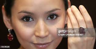 334 Amanda Kong Stock Photos, High-Res Pictures, and Images