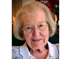 Eloise Rainey's Instagram, Twitter & Facebook