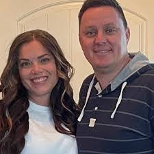 Caroline Pippin's Instagram, Twitter & Facebook