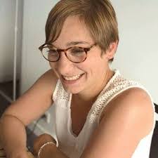 Julie Travers's Instagram, Twitter & Facebook