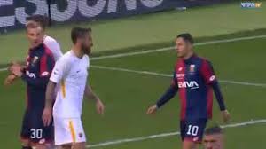 Caso de rossi e lapadula analizzato al var dal sig. Espulsione De Rossi Genoa Roma 1 1 Schiaffo A Lapadula Youtube