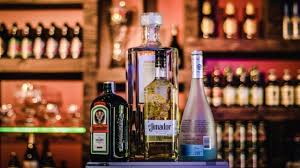 Drinking alcohol safely takes experience, and inexperienced drinkers can often find themselves in bad situations. Delhi Lowers Legal Drinking Age To 21 From 25 Private Vendors To Run All Liquor Shops Curly Tales