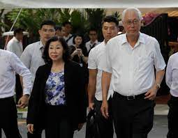 I'm not surprised if the job goh chok tong was pm for 14 years. Pm Lee Family And Friends Pay Respects To S R Nathan Today