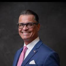 Louie Naymik (@NaymikLouie)